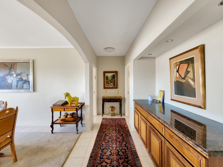 3 Bedroom Property for Sale in Sea Point Western Cape